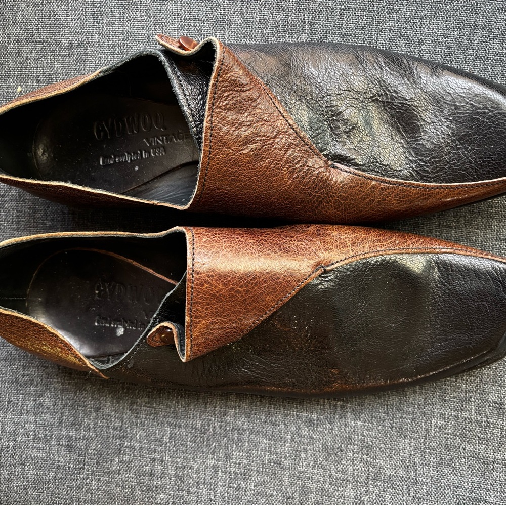 Cydwoq Brown and Black Slip-on Shoes, size 8